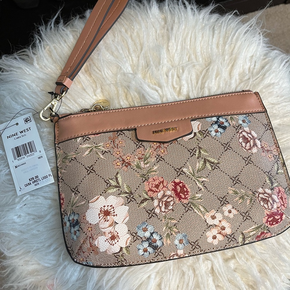 Nine West Wristlet